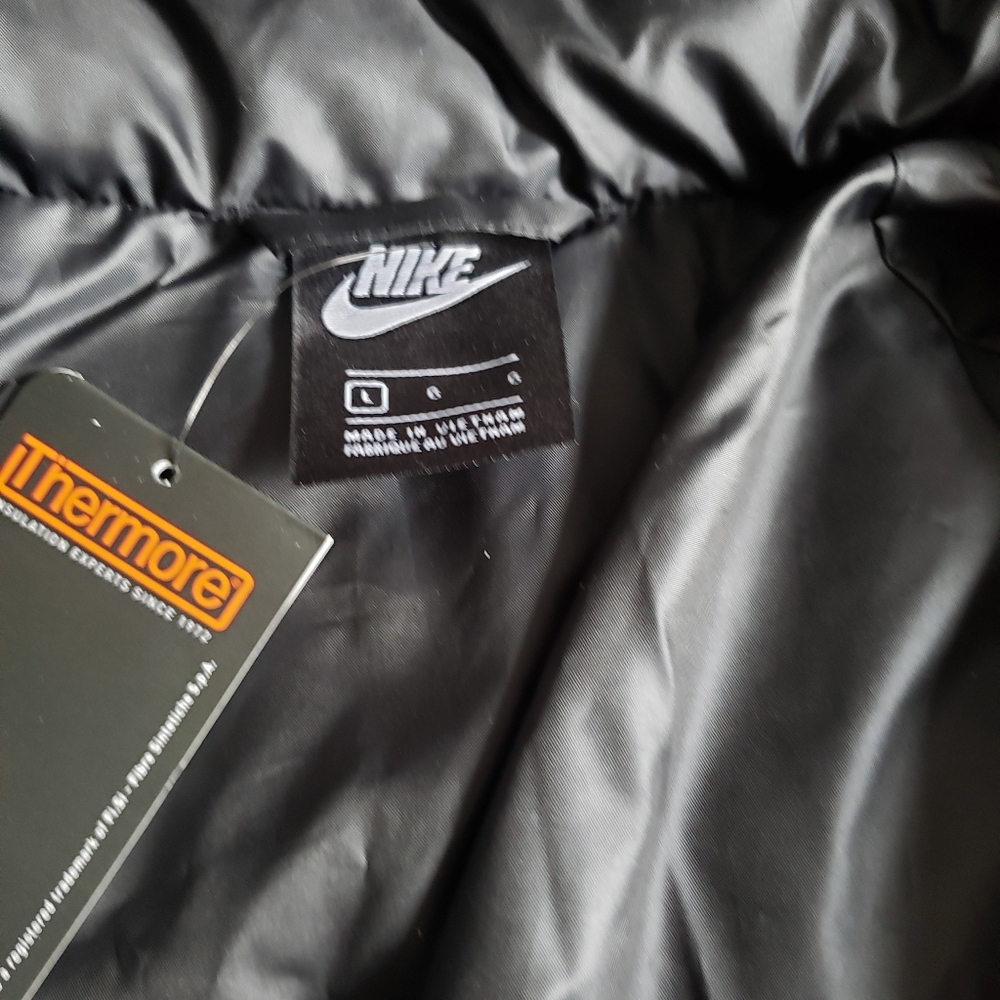NWOT Nike Winter Synthetic Fill Shine silver - Picture 7 of 11